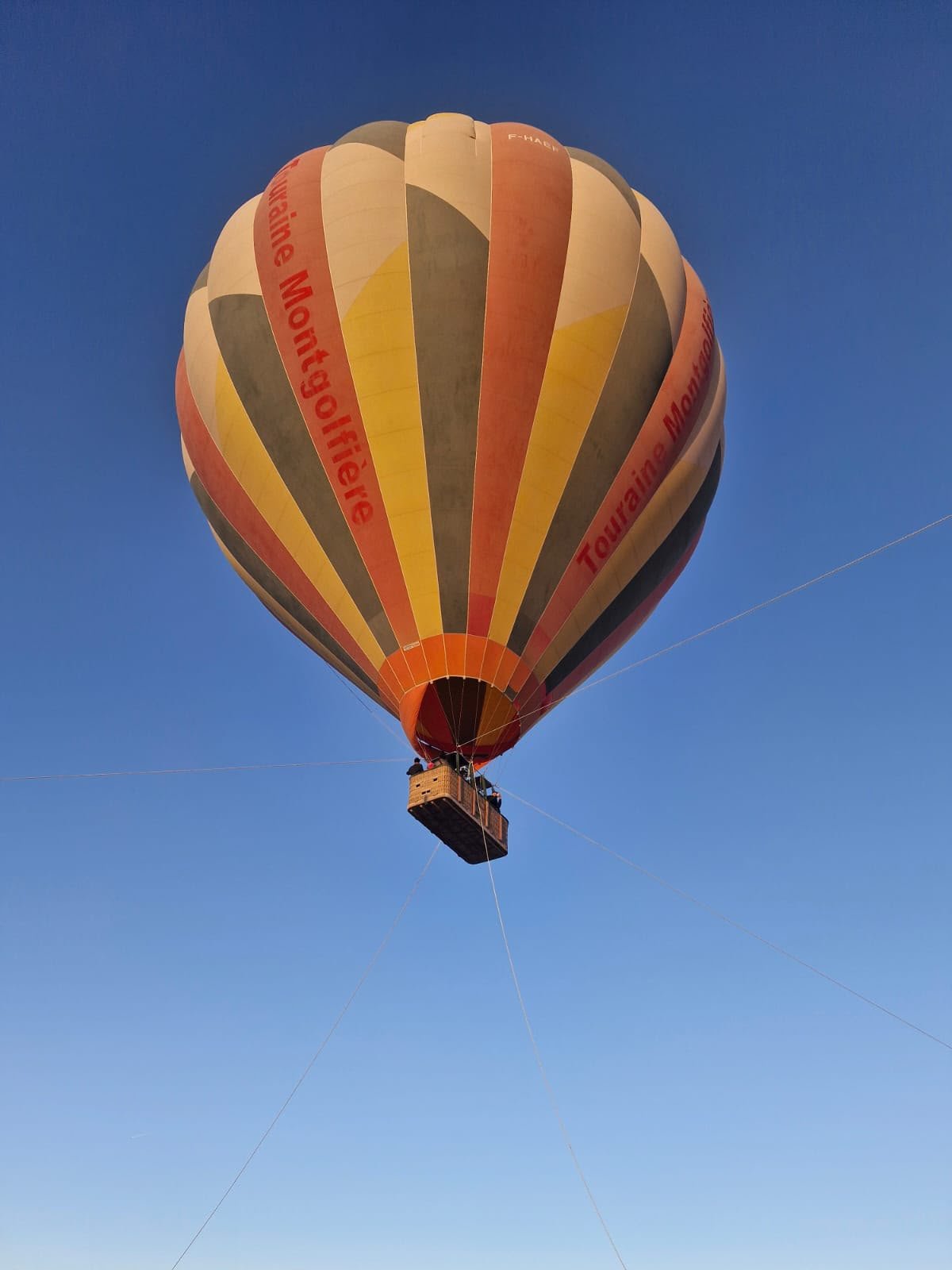 ENTRE EL CIELO Y LA TIERRA: EXPERIENCIA ATACAMEÑA